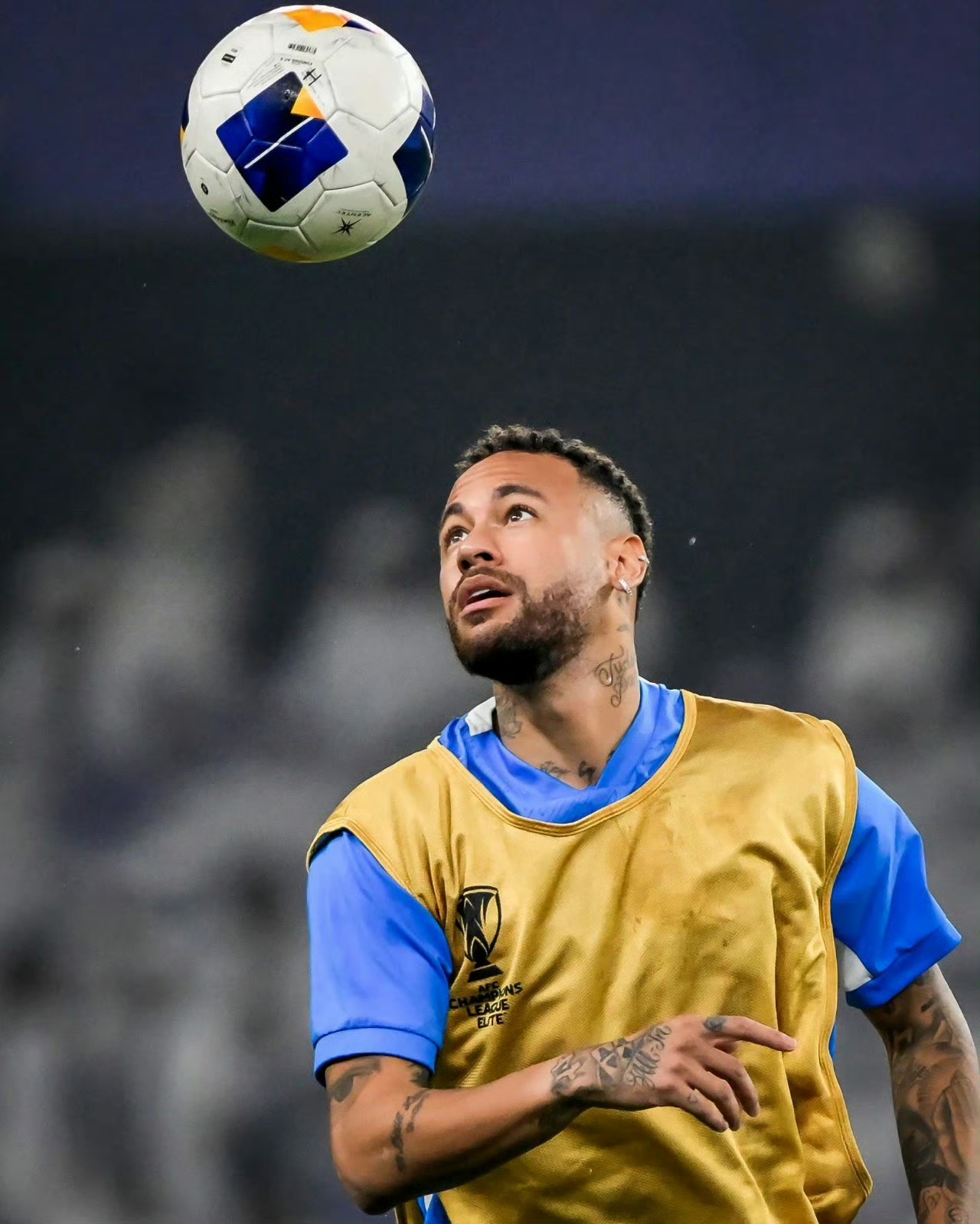 内马尔在中国队比赛中伤愈复出凯恩在利物浦比赛中绝杀,关键时刻广州队豪取连胜直接炸裂 内马尔在中国队比赛中伤愈复出凯恩在利物浦比赛中绝杀,关键时刻广州队豪取连胜直接炸裂